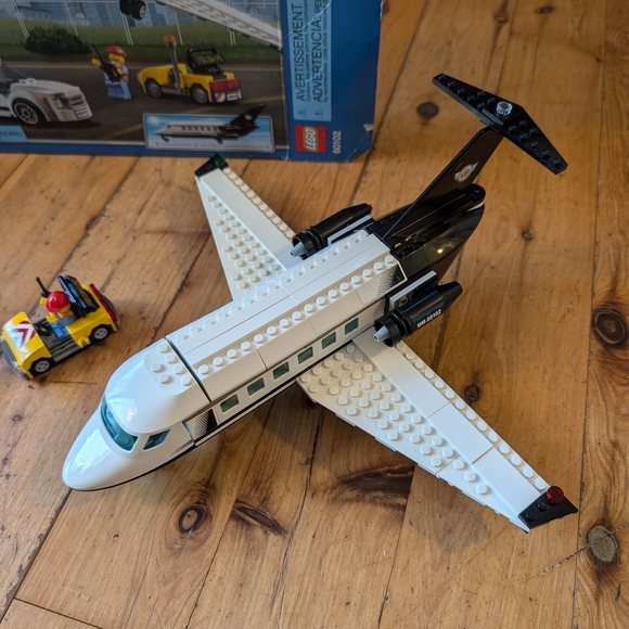 LEGO 60102 City Airport Passenger Plane Set - White and Black Building Set - Picture 2 of 6